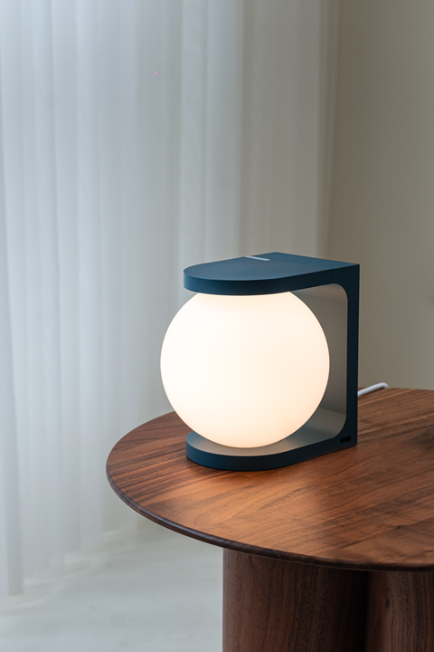 Plat Table Lamp